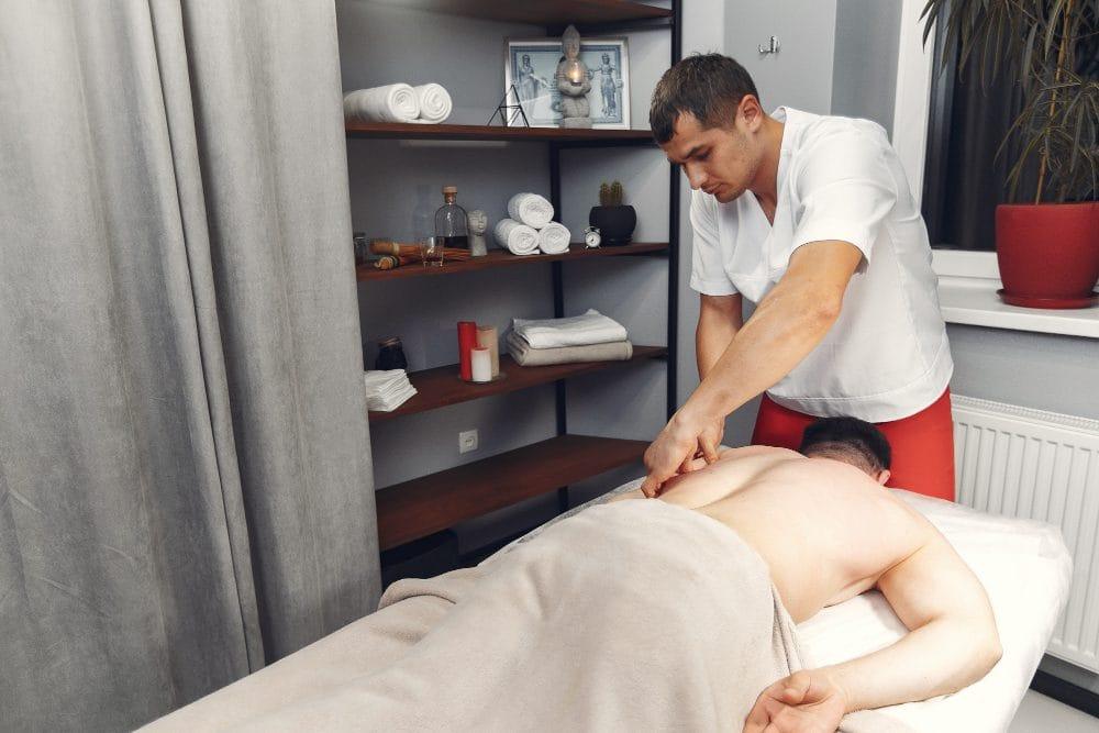 Full body massage in Dubai, men to men massage