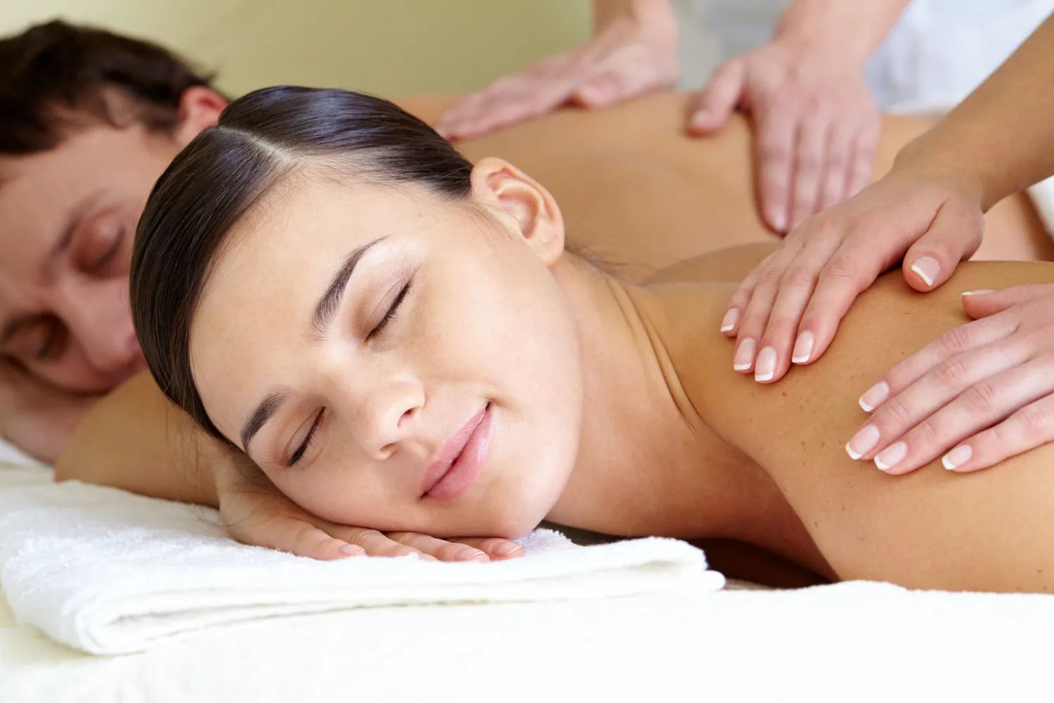 Professional couples massage at home for relaxation and wellness