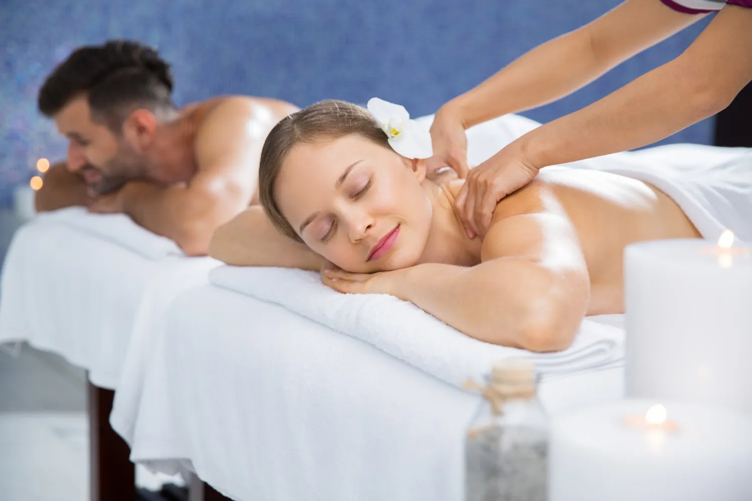 Luxury couples experience with relaxing massage therapy