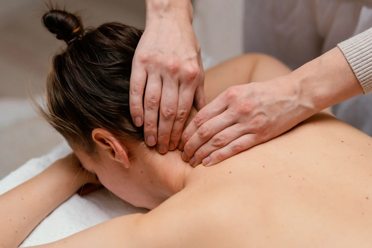 Swedish Massage in Dubai with relaxing at-home spa therapy