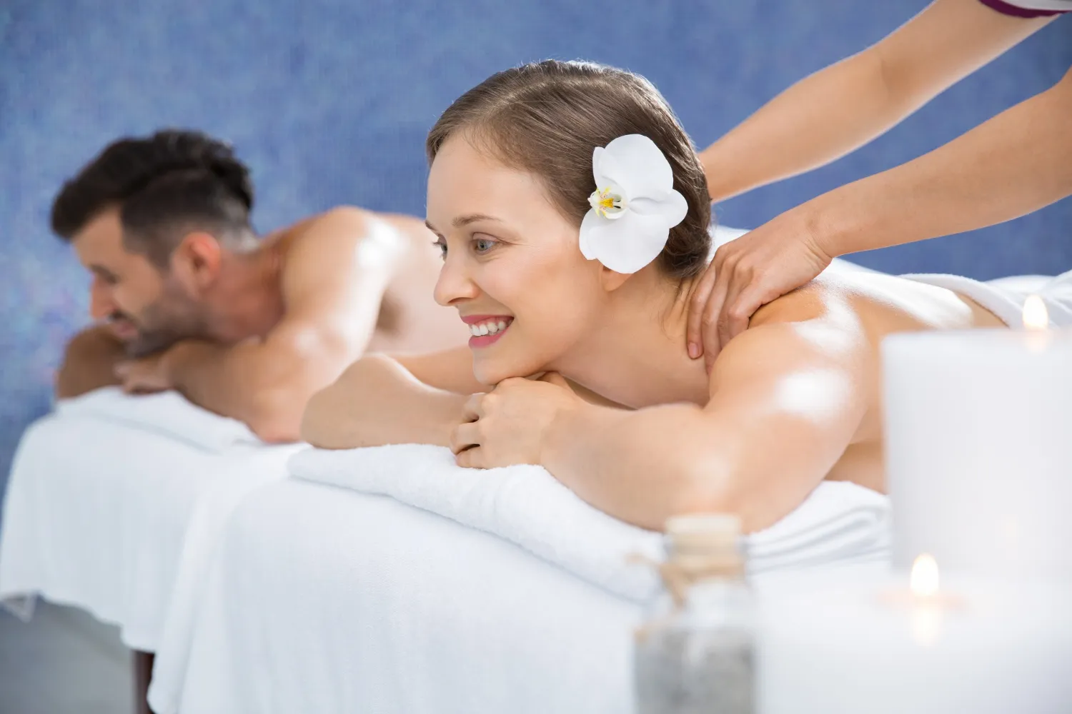 Couple receiving a relaxing couples massage in Dubai at Shiny Spa